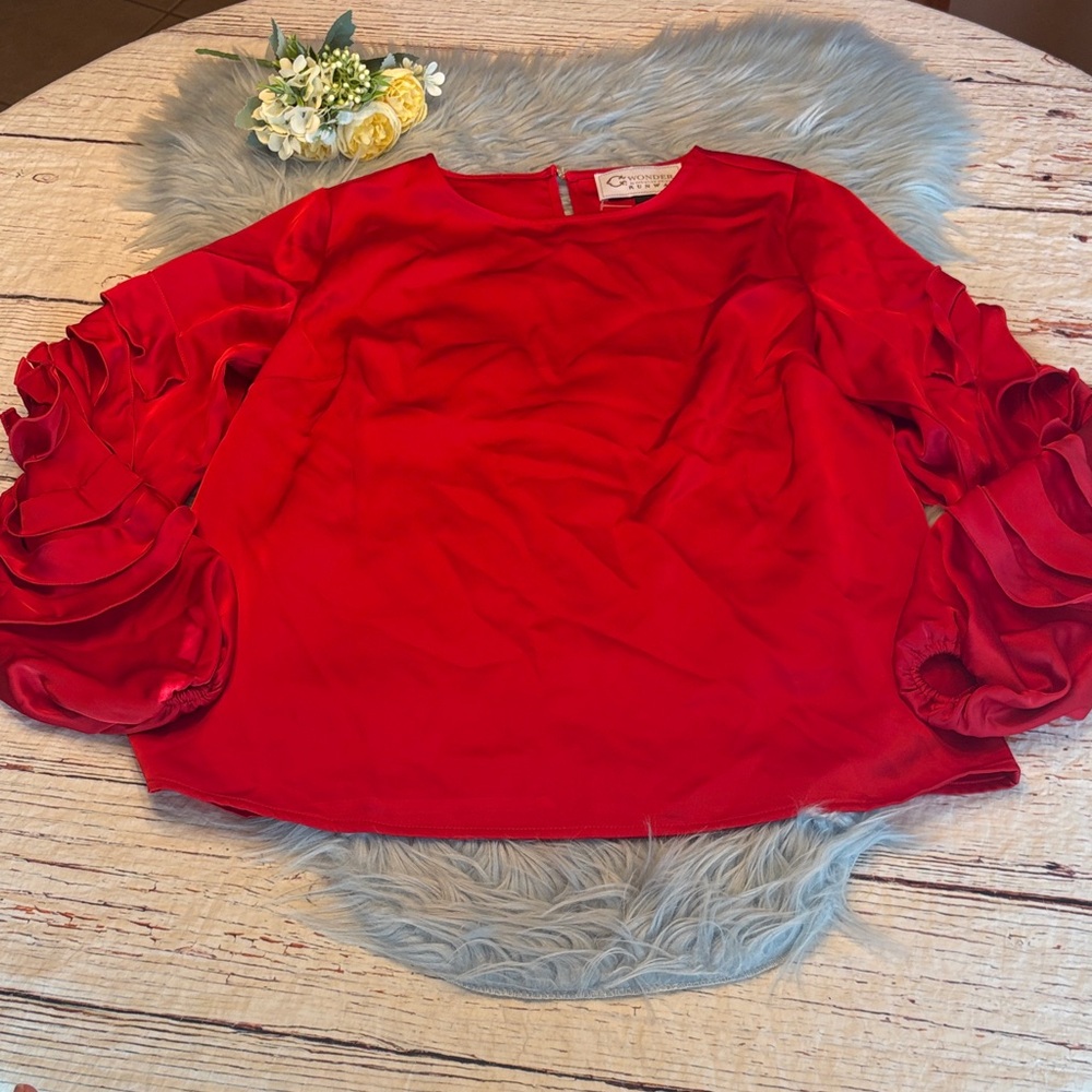 C. Wonder by Christian Siriano Runaway Collection Rosette Sleeve Red Blouse sz S
